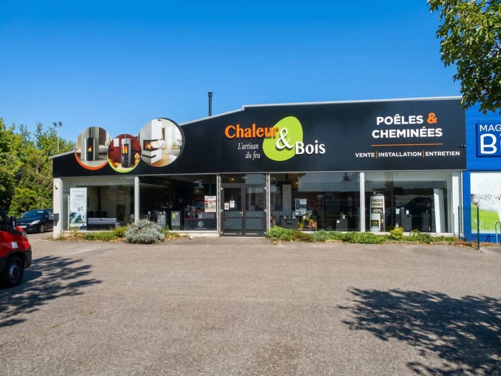 Enseigne adhésive, lettres découpées et panneaux décoratif